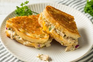 Read more about the article Tuna, Cheese & Pickle Toasted Sandwich